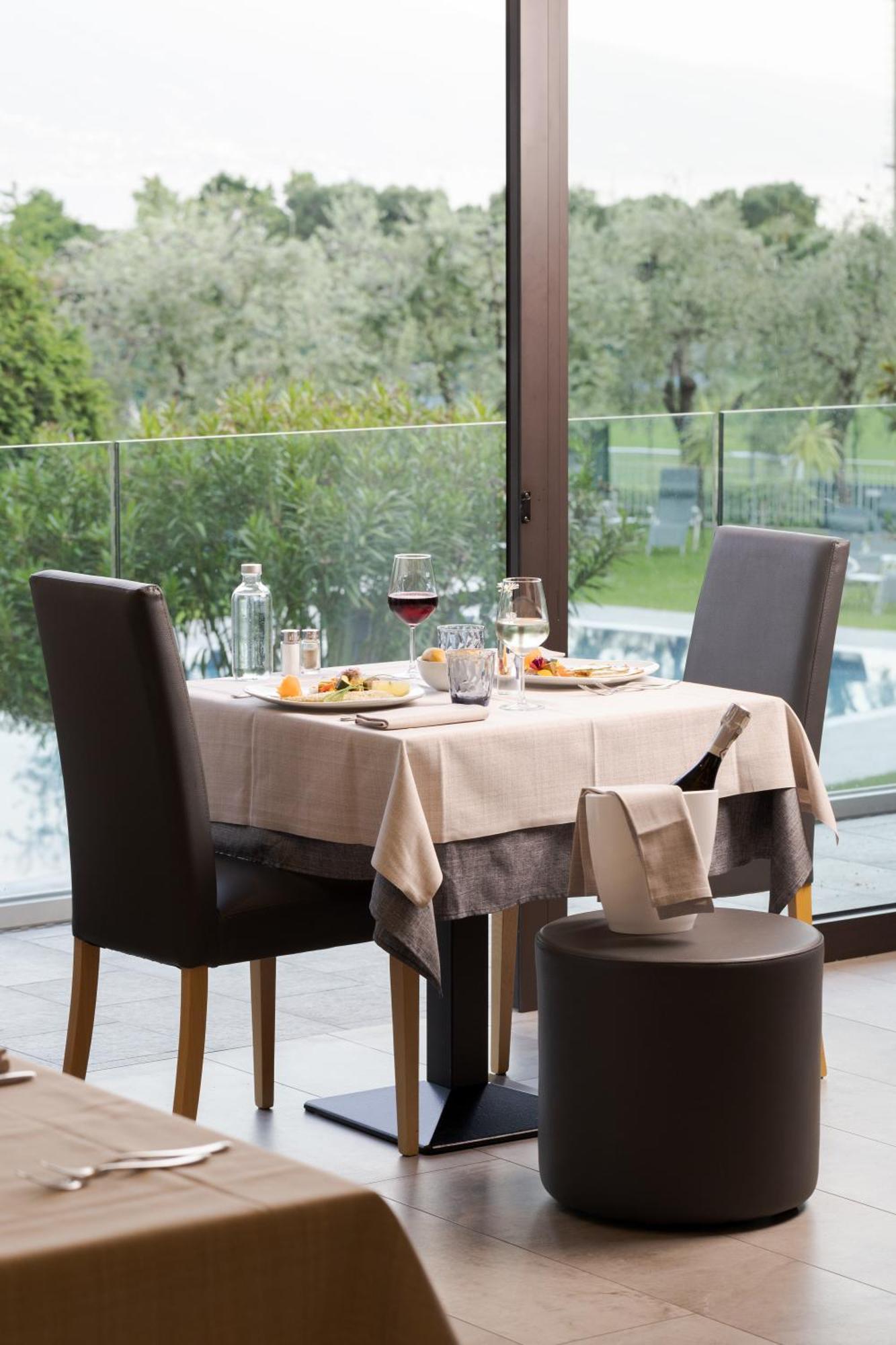 Hotel La Fiorita Limone sul Garda Esterno foto