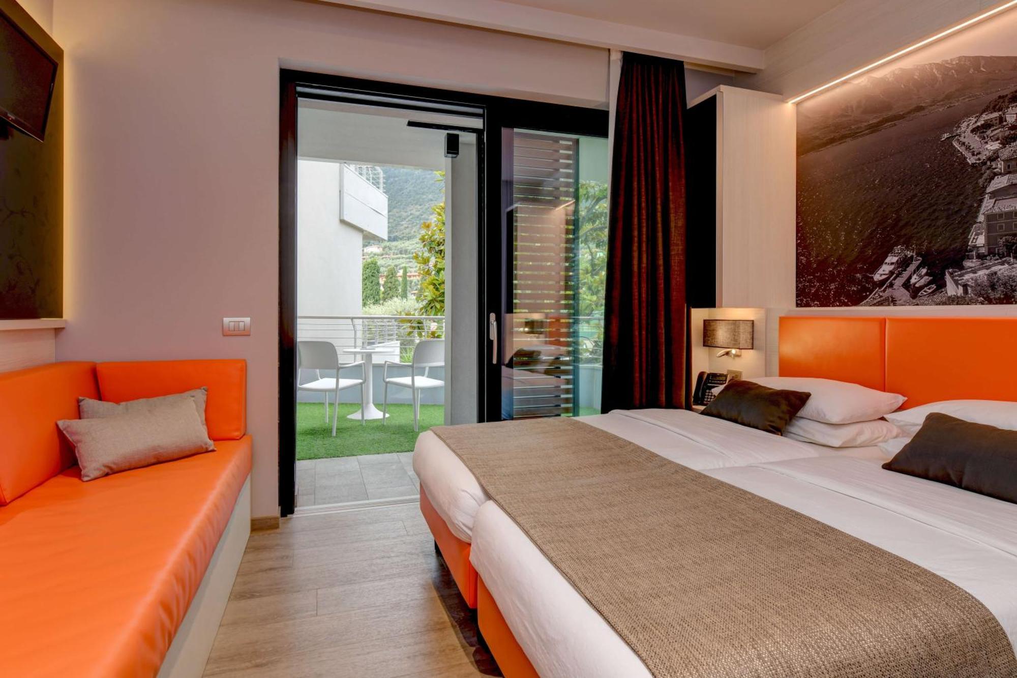 Hotel La Fiorita Limone sul Garda Camera foto