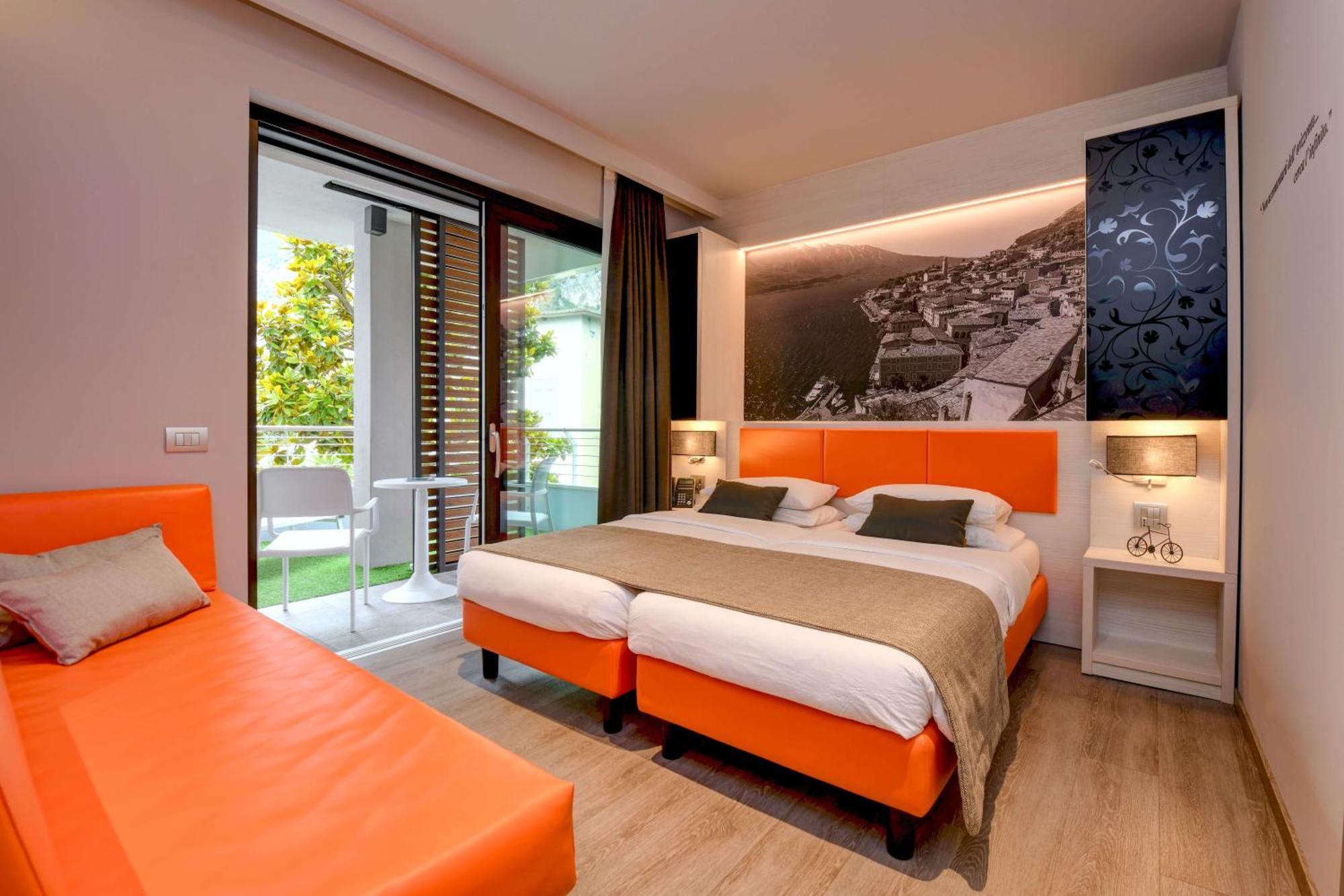 Hotel La Fiorita Limone sul Garda Camera foto