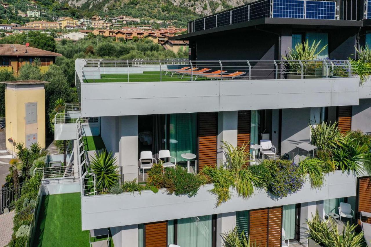 Hotel La Fiorita Limone sul Garda Esterno foto